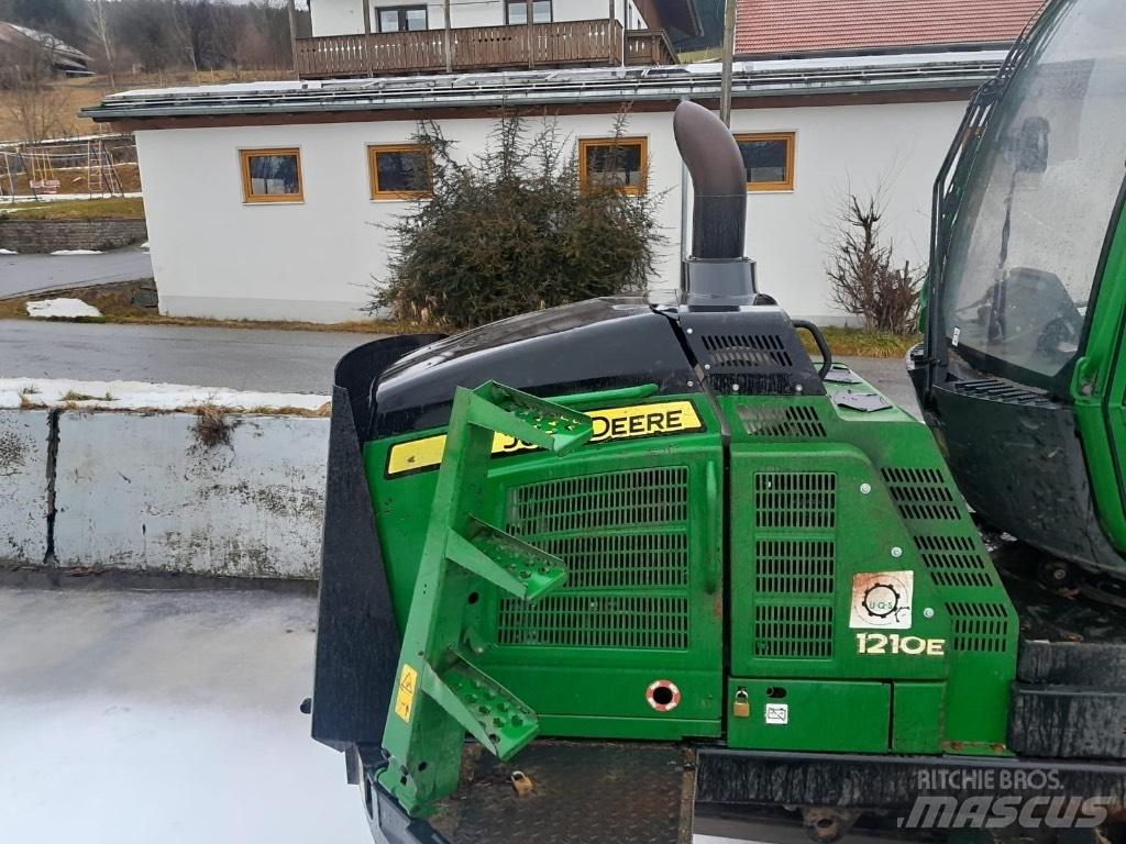 John Deere 1210 E 集運機