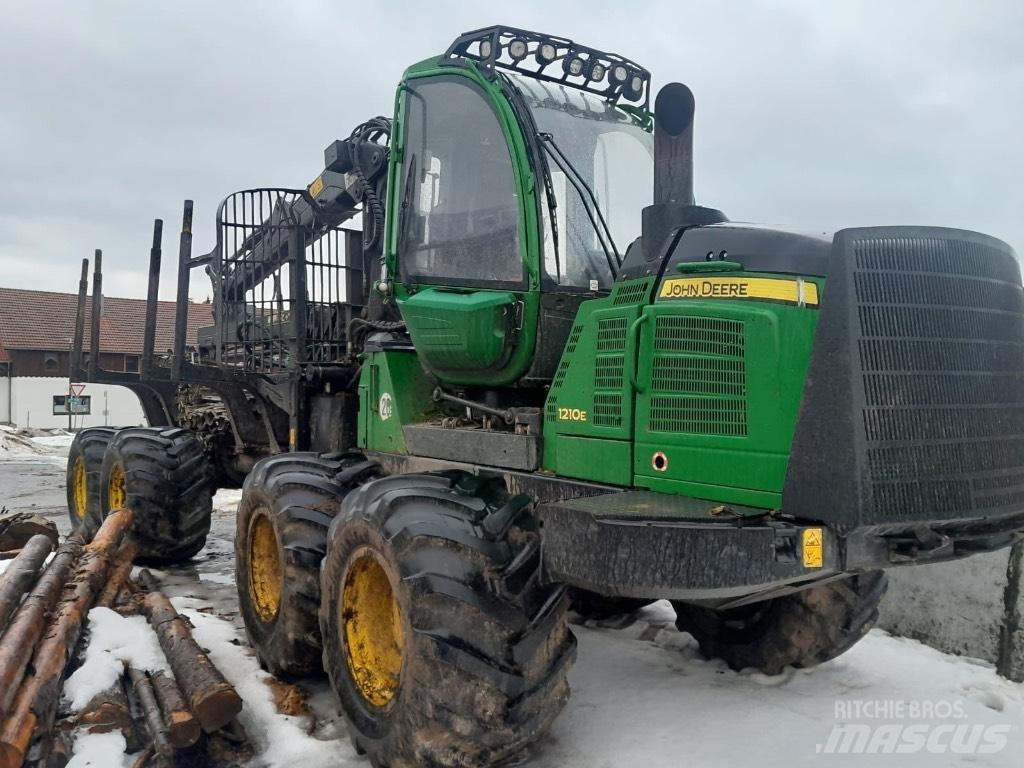 John Deere 1210 E 集運機