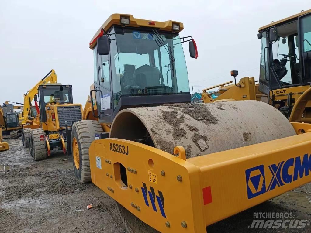 XCMG XC263J 單輪滾壓機