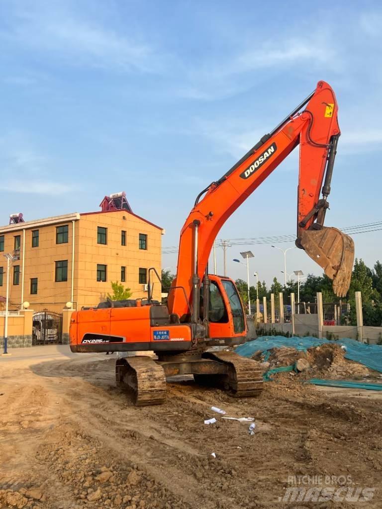 Doosan DX225LC-9C 履帶式 挖土機/掘鑿機/挖掘機