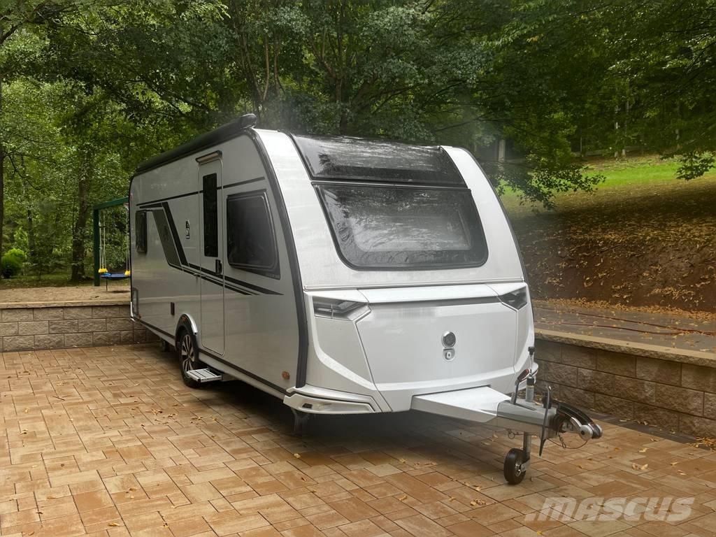 Knaus Südwind 露營車和有篷卡車