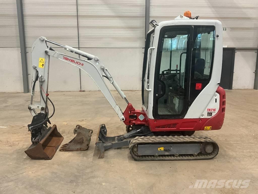 Takeuchi TB 216 小型挖土機/掘鑿機<7t(小型挖掘機)