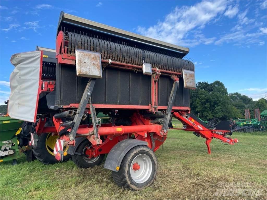 Kuhn MergeMaxx950 堆草機