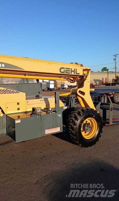 Gehl RS6-34 伸縮臂操作車