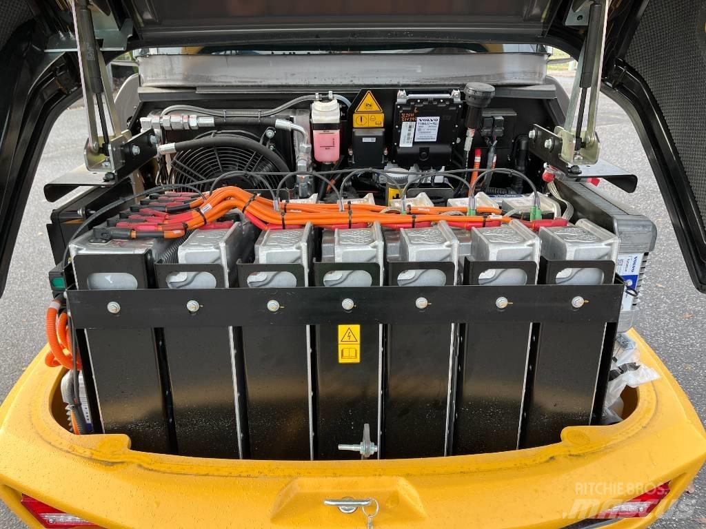 Volvo JL25H Elektro 滑移轉向裝載機