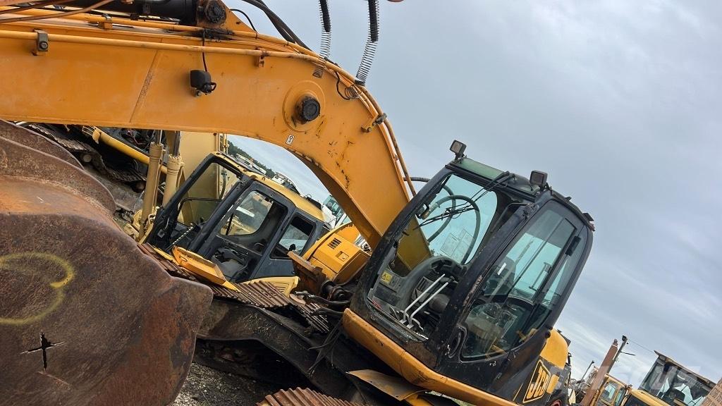 JCB 220 軸