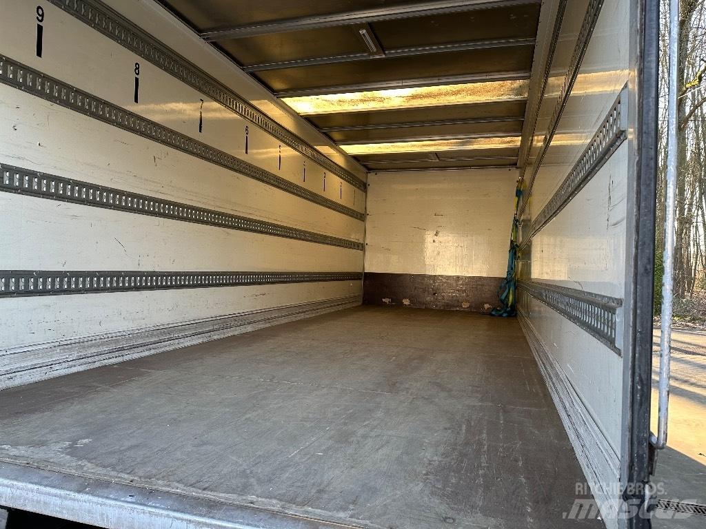 DAF LF 12.220 貨箱式卡車