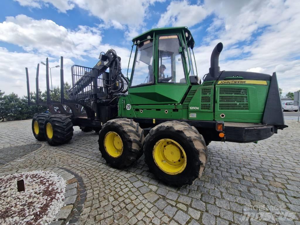 John Deere 1210 E 集運機