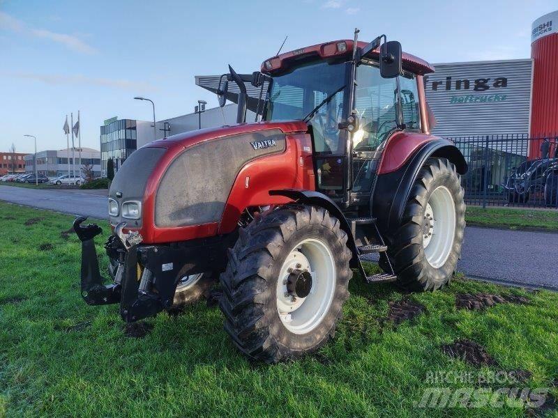 Valtra M 130 曳引機