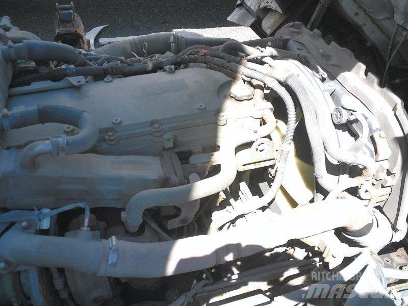 Isuzu NPR 廂式貨物運輸車