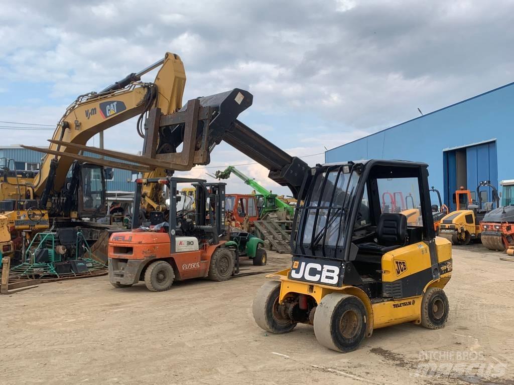 JCB TLT 30 D 伸縮臂操作車