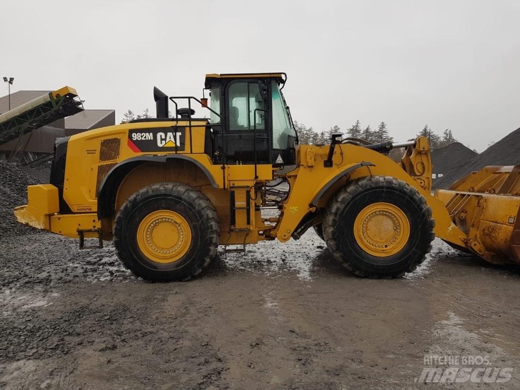 CAT 982m 輪胎式裝載機