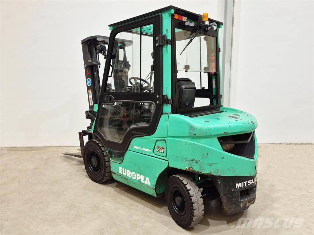 Mitsubishi FD25NT 柴油卡車