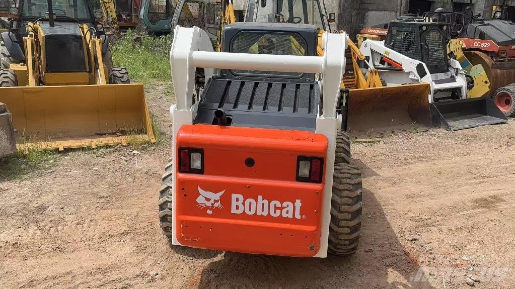 Bobcat S 300 滑移轉向裝載機