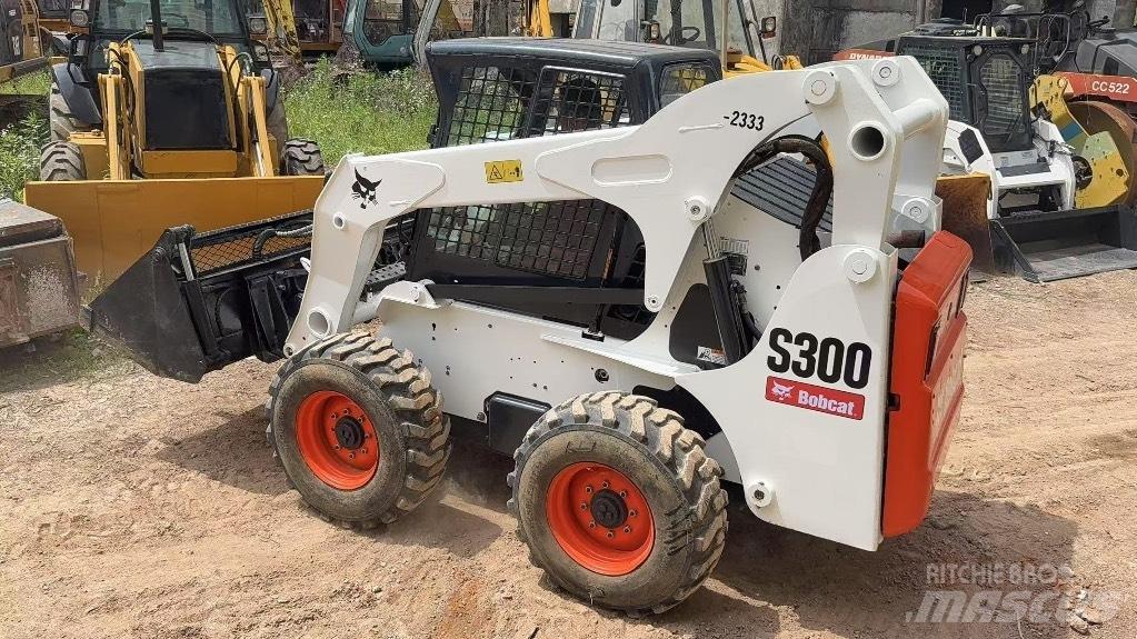 Bobcat S 300 滑移轉向裝載機