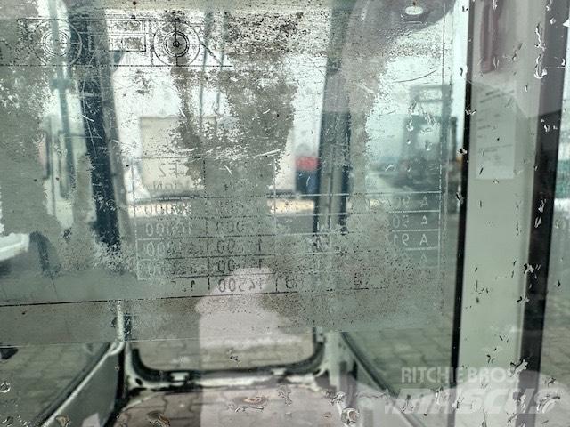 Liebherr SERIE B CAB 駕駛室與內部