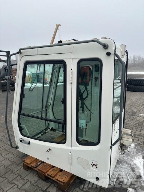 Liebherr SERIE B CAB 駕駛室與內部
