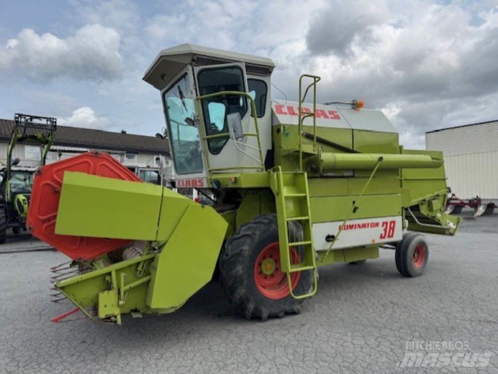 CLAAS Dominator 38 聯合收穫機