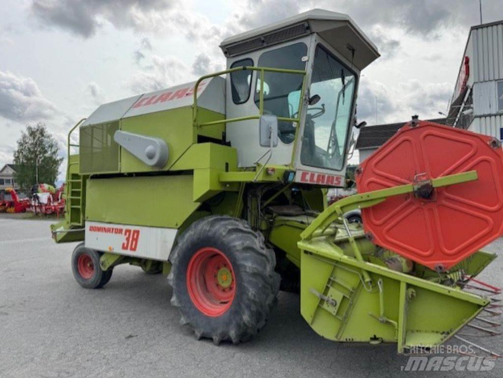 CLAAS Dominator 38 聯合收穫機