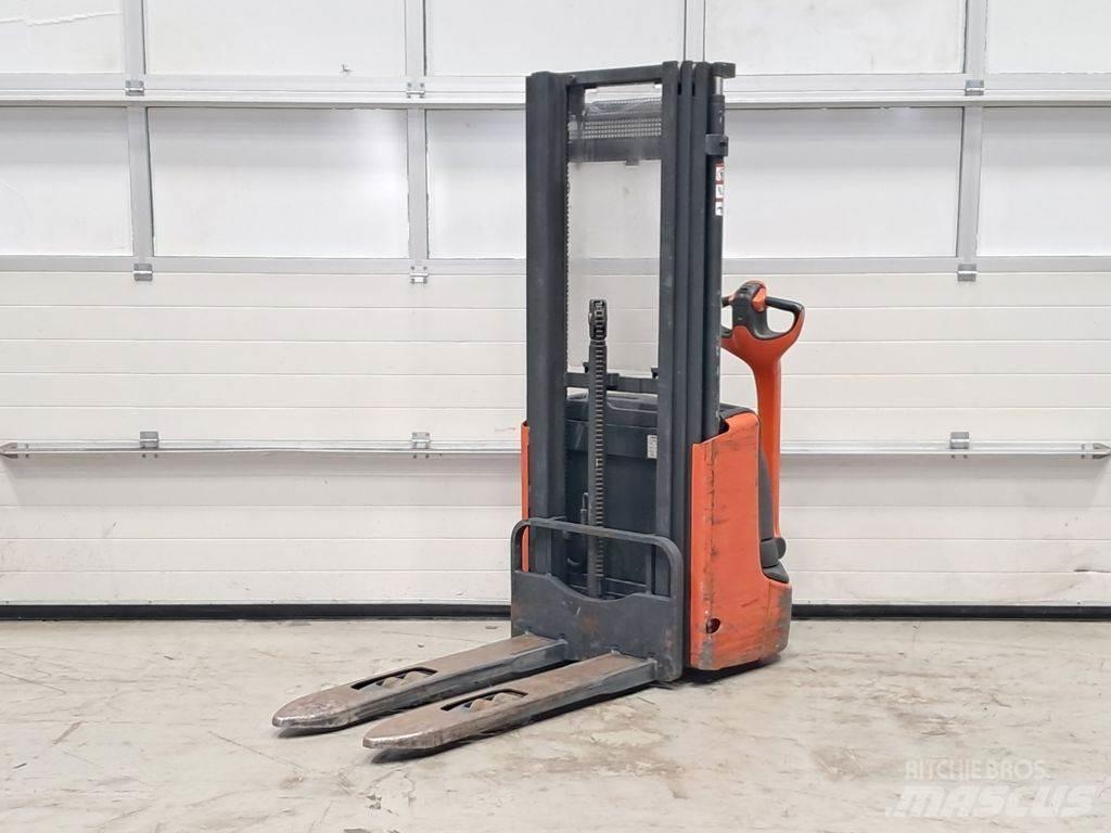 Linde L12 行走控制式堆積機