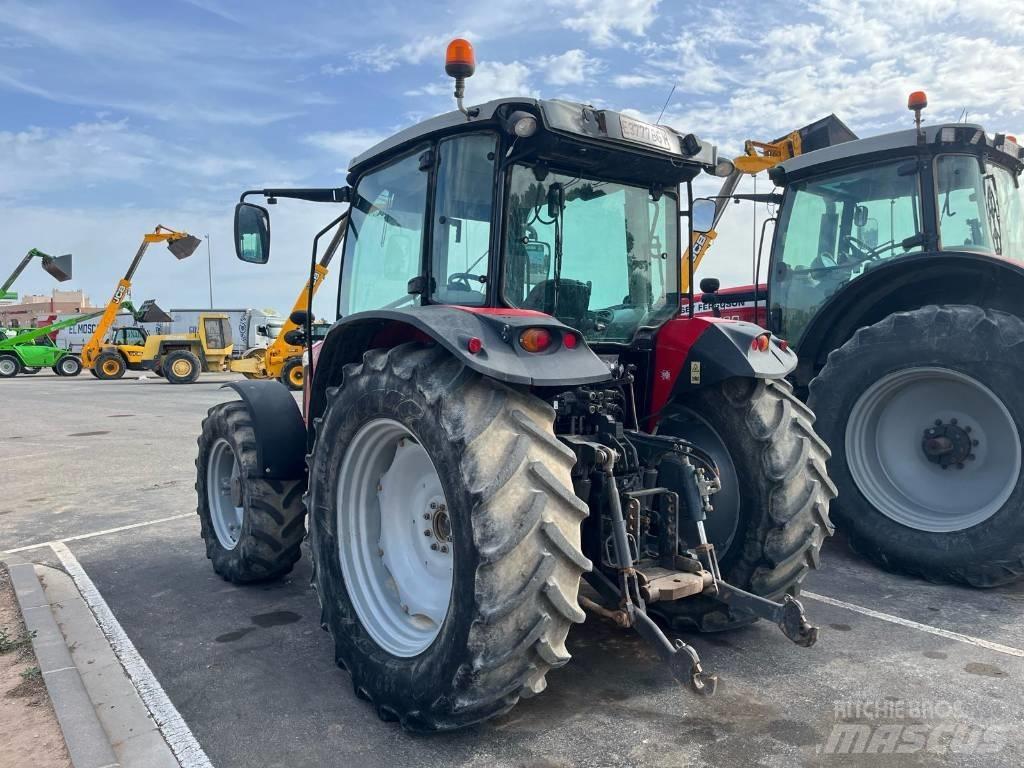 Massey Ferguson 5711 曳引機