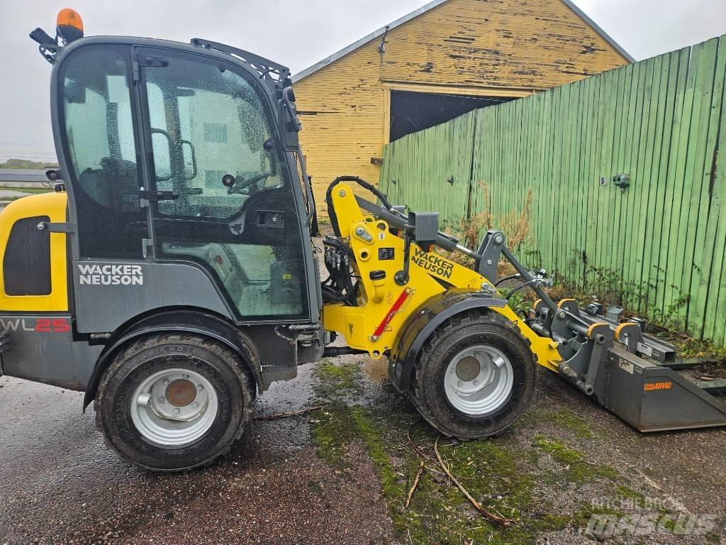 Wacker Neuson WL 25 輪胎式裝載機