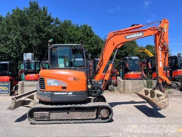 Doosan DX 63-3 小型挖土機/掘鑿機<7t(小型挖掘機)