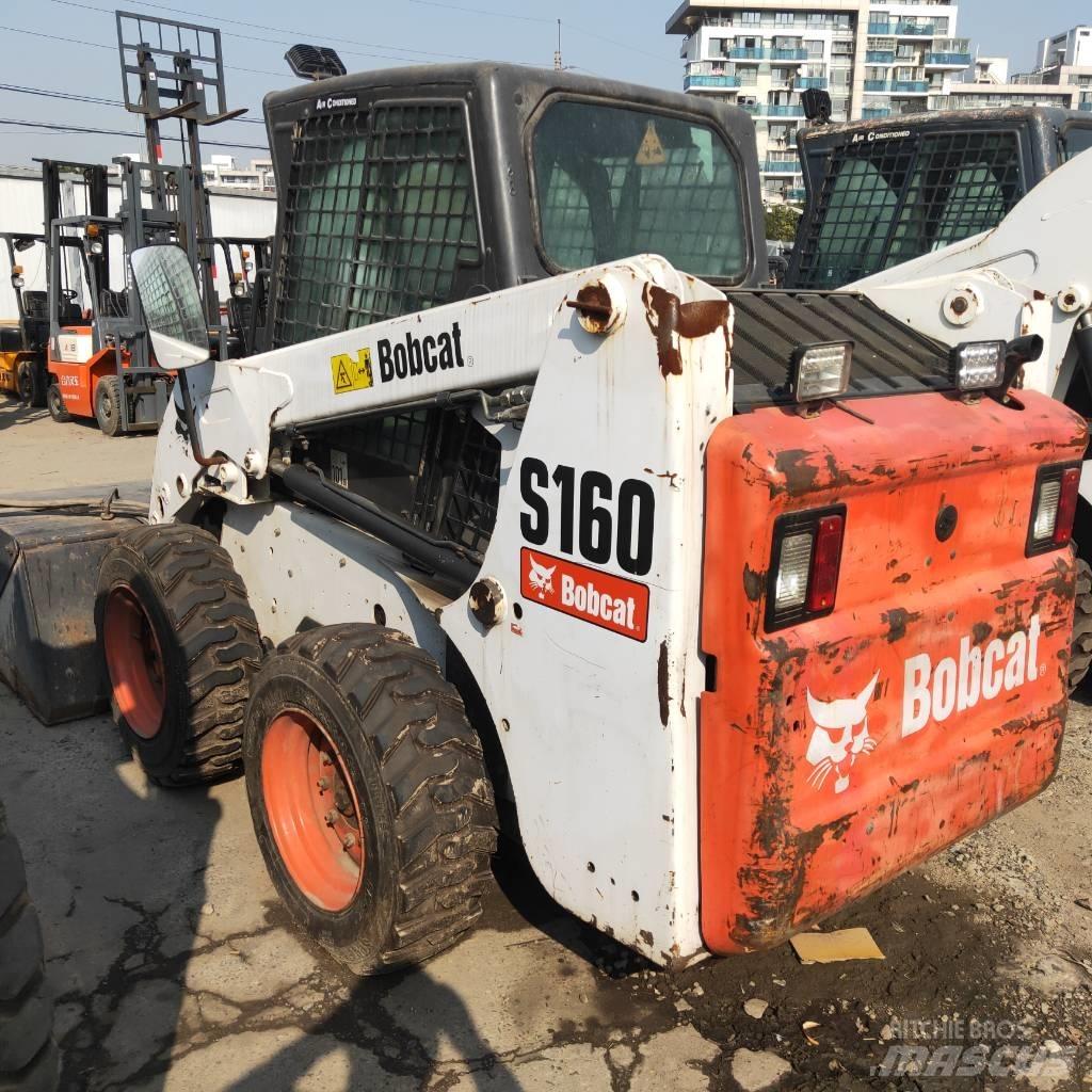 Bobcat S160 滑移轉向裝載機