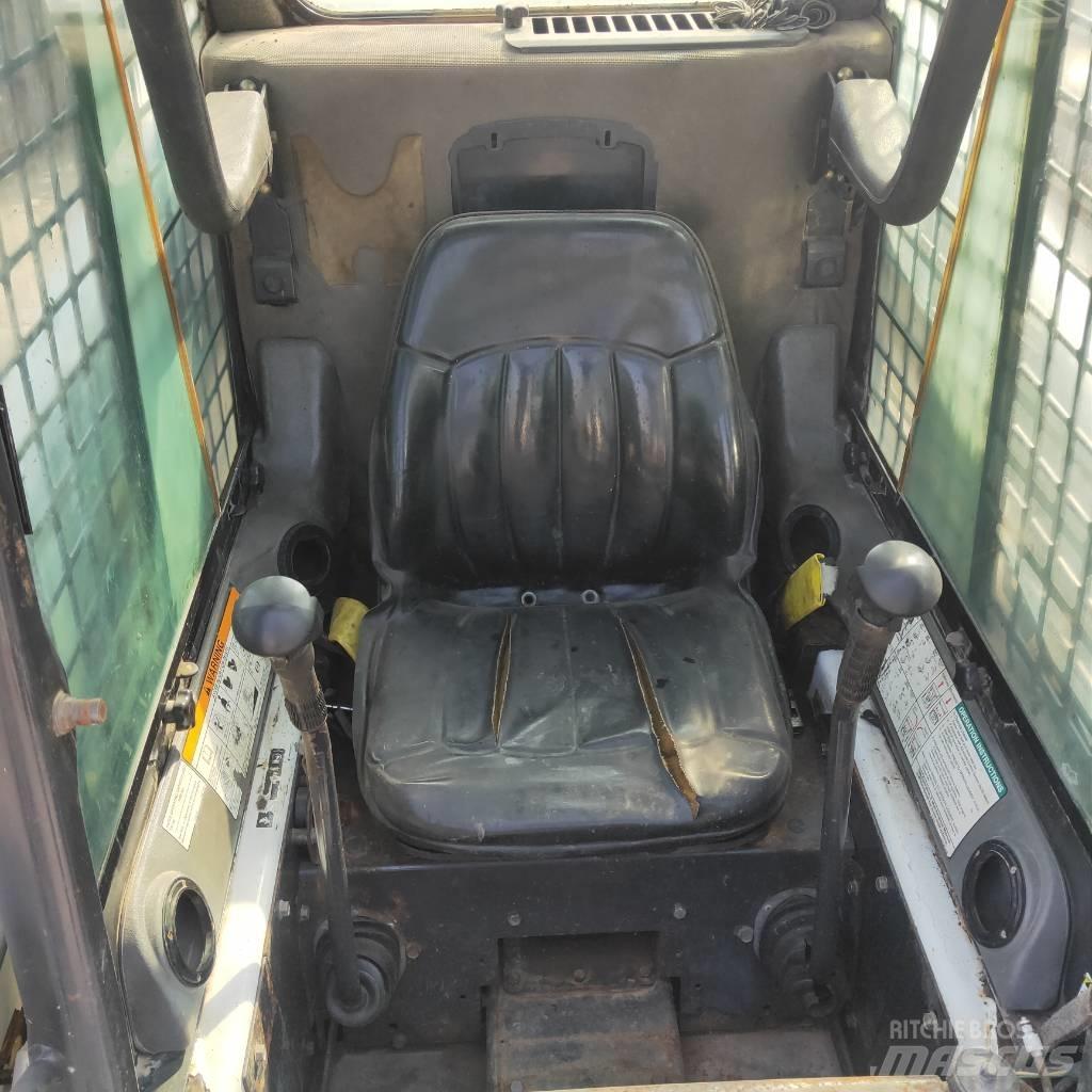 Bobcat S160 滑移轉向裝載機