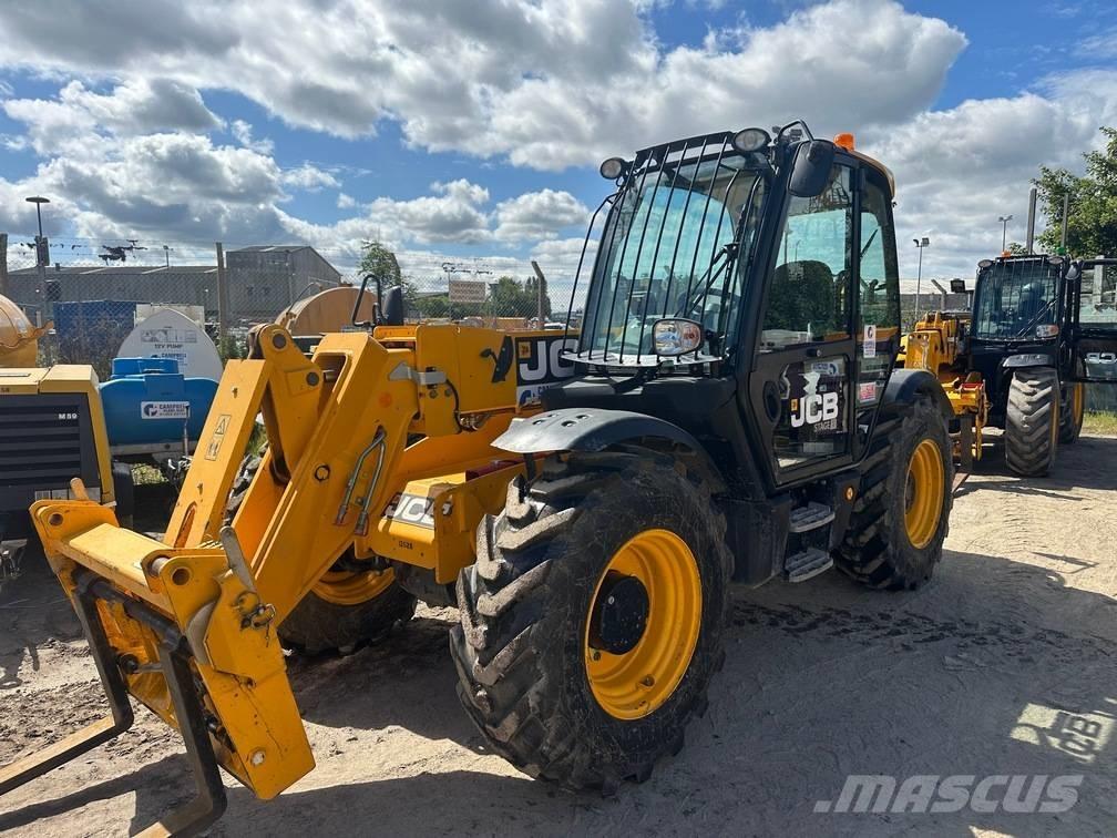 JCB 531-70 伸縮臂操作車