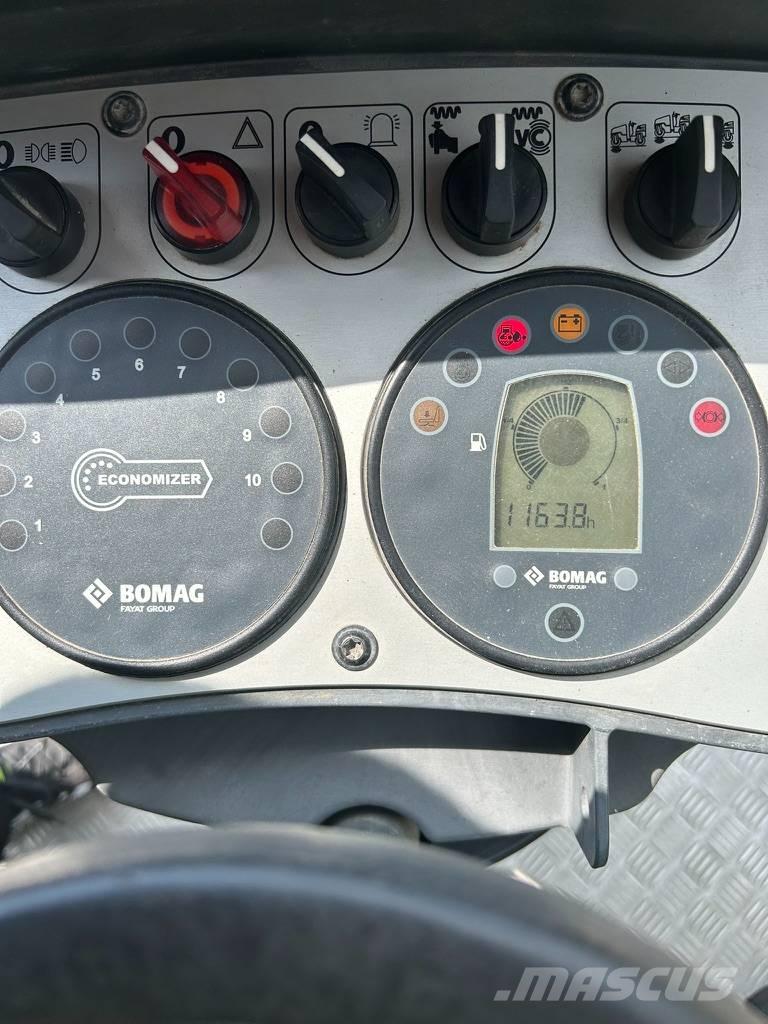 Bomag BW 120 AD-5 雙輪滾壓機