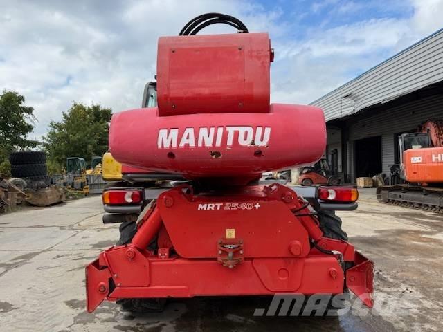 Manitou MRT 2540 伸縮臂操作車