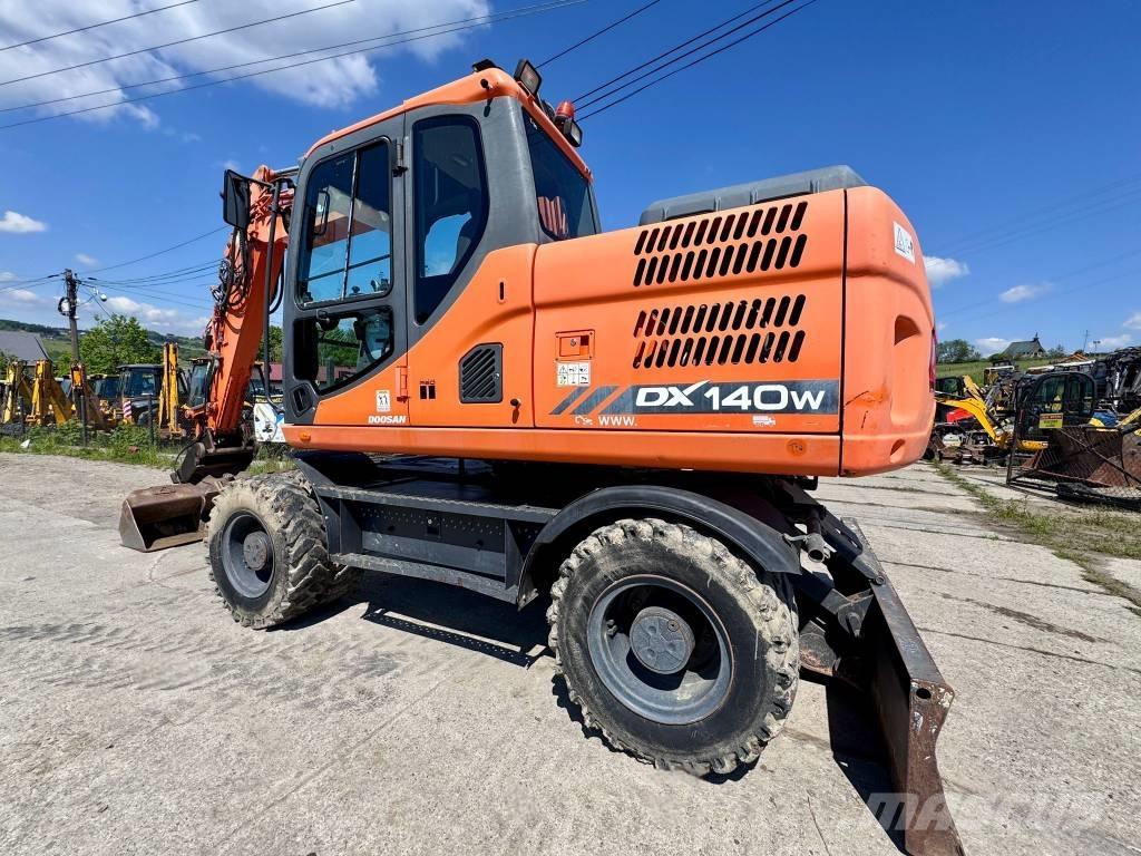 Doosan DX 140 W-3 旋轉式挖土機/掘鑿機/挖掘機