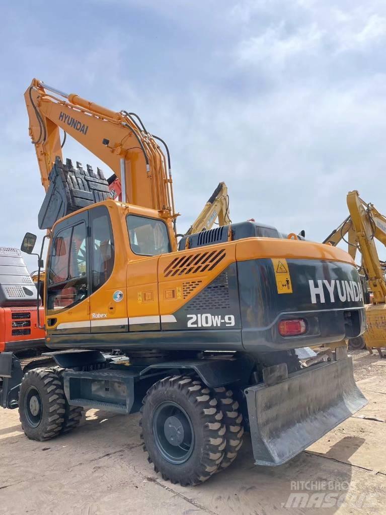 Hyundai R210W-9 旋轉式挖土機/掘鑿機/挖掘機