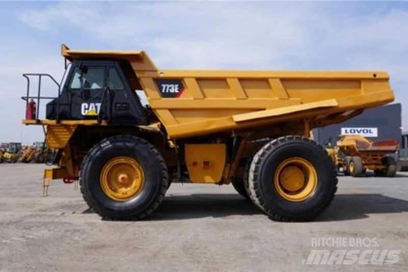 CAT 773E 鉸接式起吊車