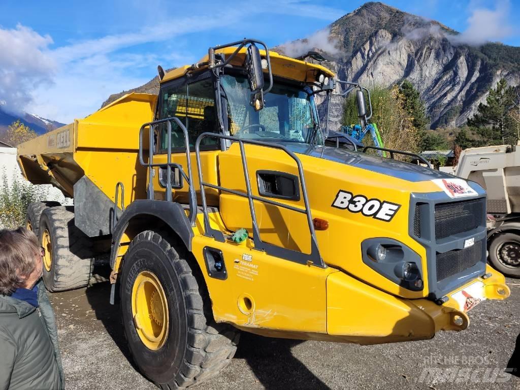 Bell B30E 鉸接式起吊車