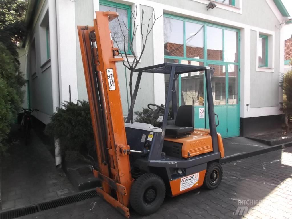 Toyota 3 FD 14 柴油卡車