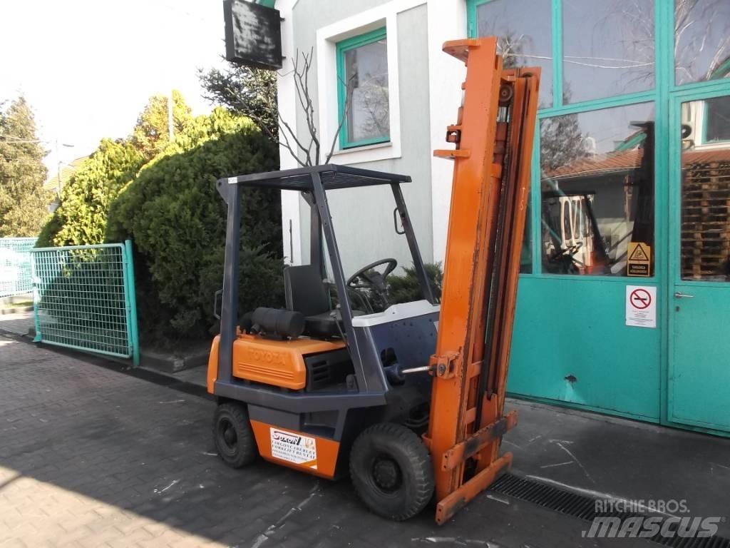 Toyota 3 FD 14 柴油卡車