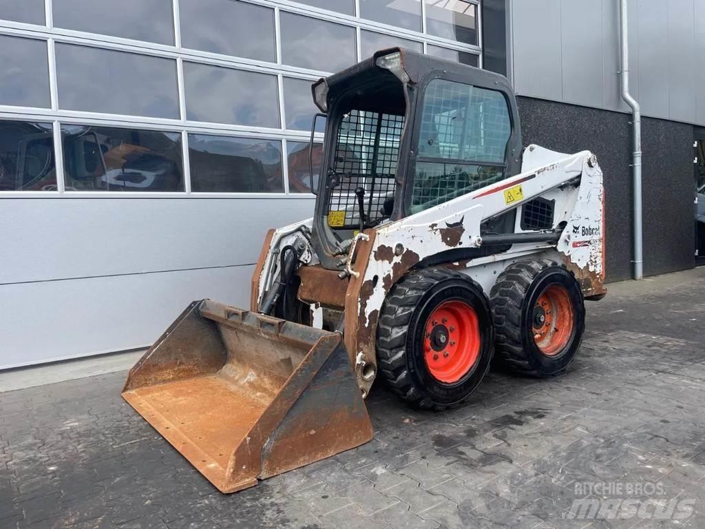 Bobcat S450 滑移轉向裝載機