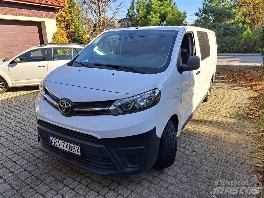 Toyota PROACE 汽車