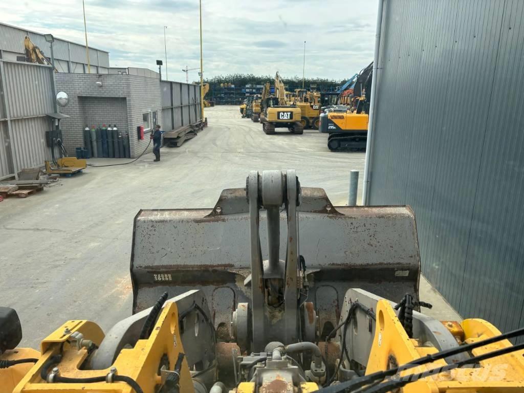 Volvo L120E 輪胎式裝載機