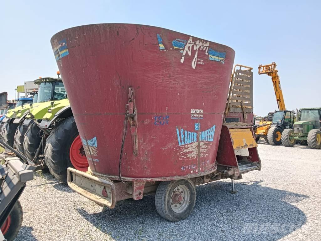 AGM W14 MC 混合餵料機