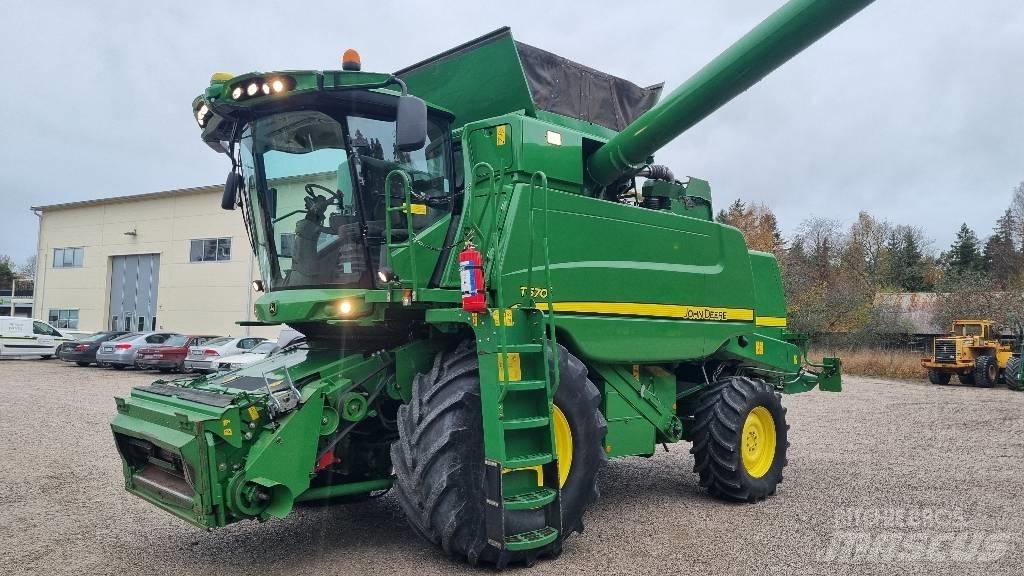John Deere T670i 聯合收穫機