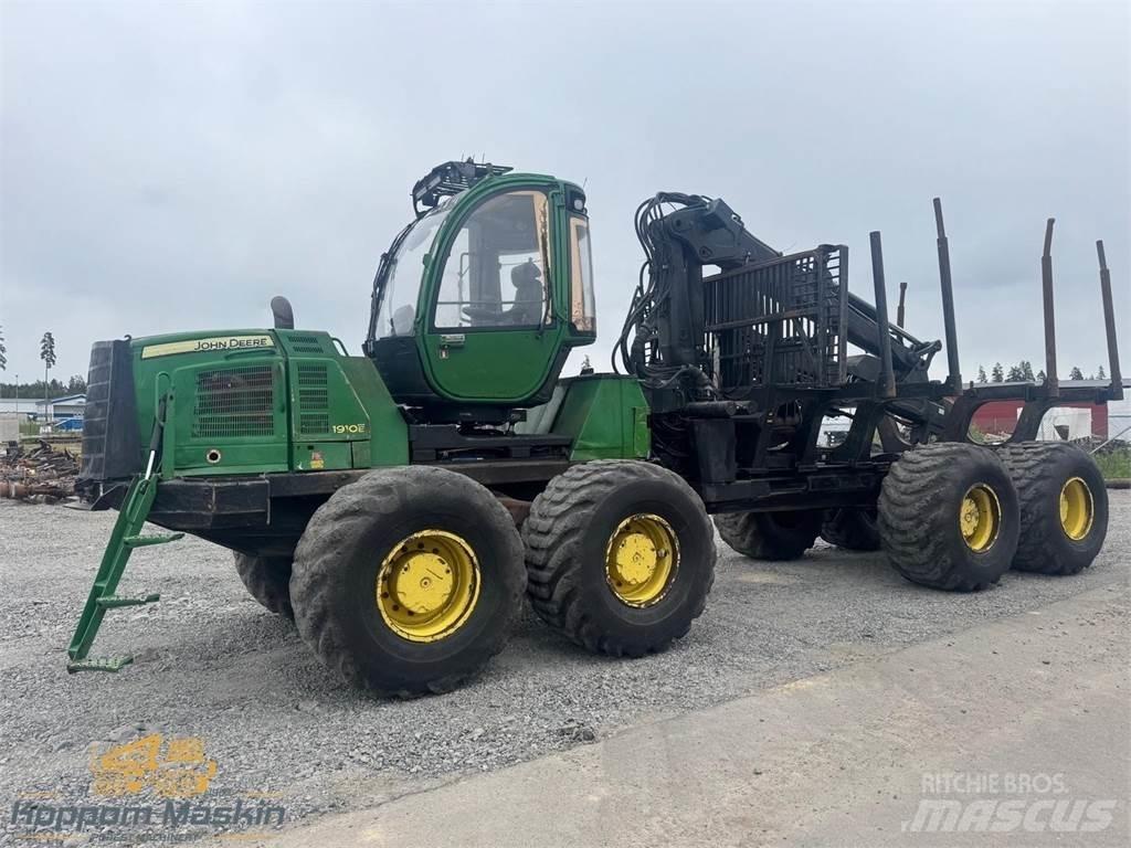 John Deere 1910E 集運機