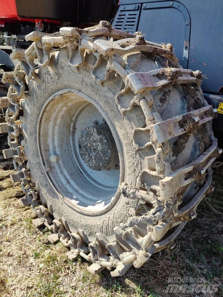 Komatsu 901 收穫機