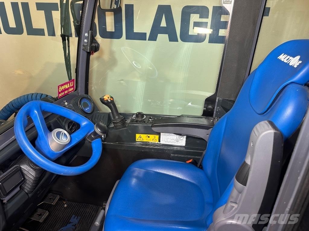 Multione 10.9 滑移轉向裝載機