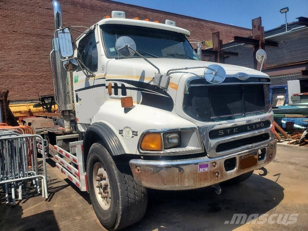 Sterling LT 9500 起重可拆卸式卡車