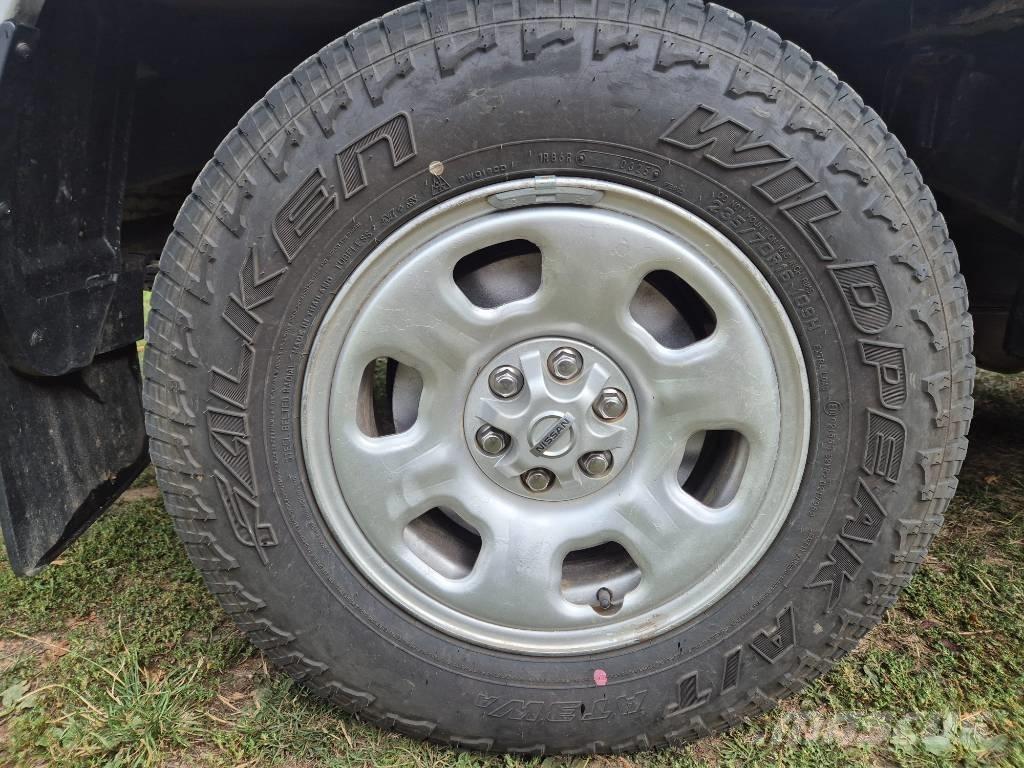 Nissan Navara 皮卡.傳統半斗卡車/側卸板
