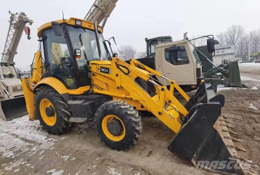 JCB 3CX 反鏟裝載機