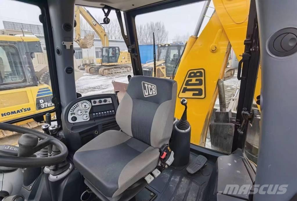 JCB 3CX 反鏟裝載機